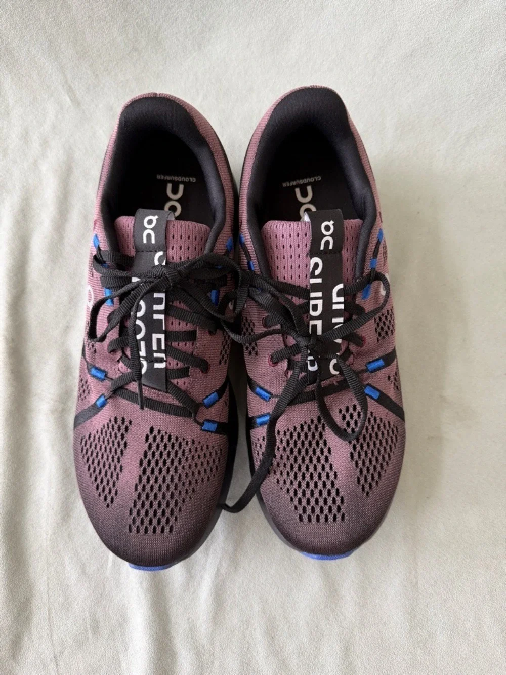 ON-RUNNING CLOUDSURFER PLUM MENS SIZE US 10 NWOT